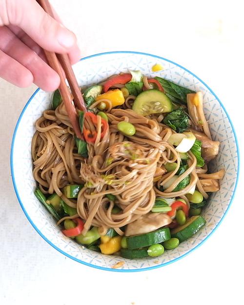Cold Soba Noodle Salad with Mango and Edamame
