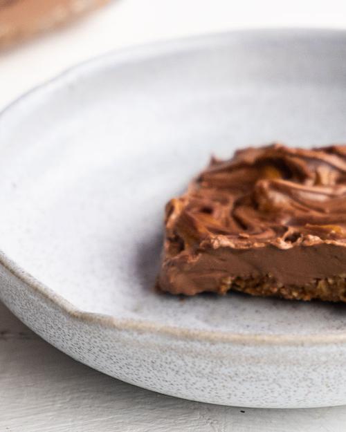 3-Minute No-Bake Vegan Chocolate Banana Cake